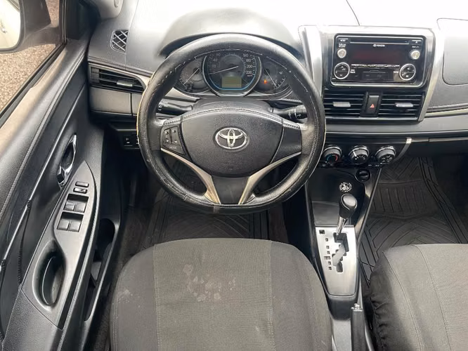 TOYOTA YARIS 2016 AUTOMATICO