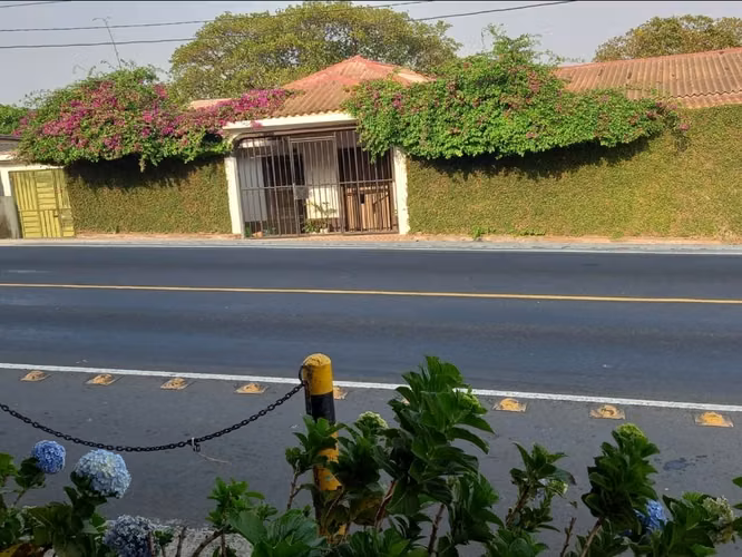 HOUSE FOR SALE IN EL CRUCERO ACROSS FROM THE CAPRI RESTAURANT