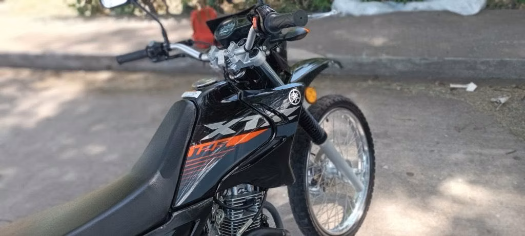 Linda moto xtz año 2025 a muy buen precio