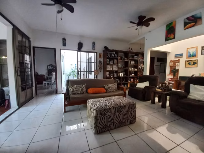 MN - Amplia y Exclusiva Residencia en Venta - Imagen 3
