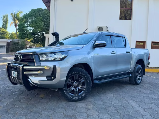 TOYOTA HILUX SR 2024 4x4 - MECANICA!!!!!!
