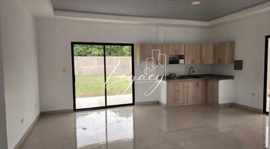 EG- Ganga. Se vende casa nueva en Granada