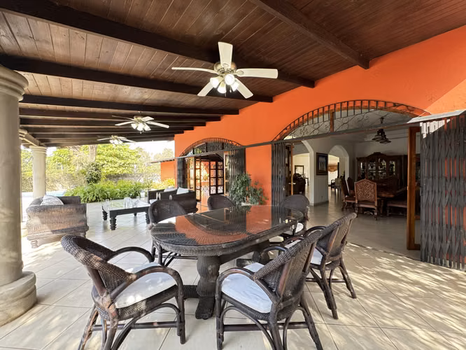 Venta de Casa en Las Colinas