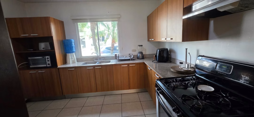 RENTA CASA AMUEBLADA