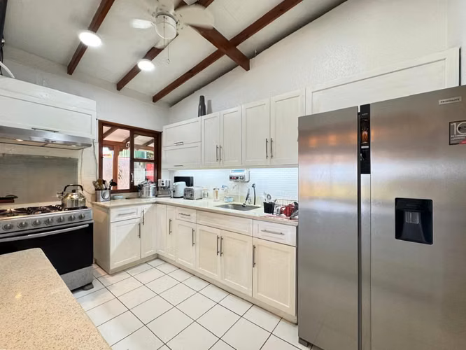 Venta de Casa en Pochomil