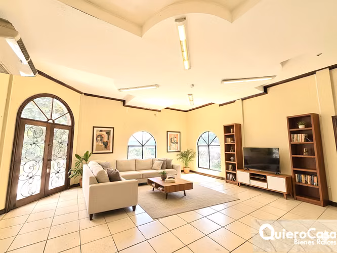 Preciosa casa en renta en Villa Fontana