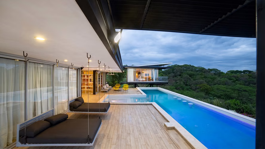 Venta de Casa por el Parque de Feria - Pista Suburbana
