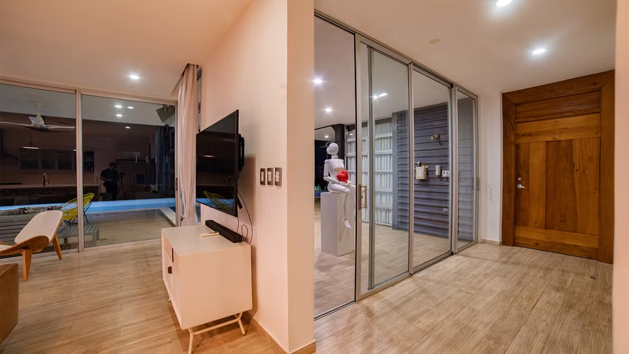 Venta de Casa por el Parque de Feria - Pista Suburbana