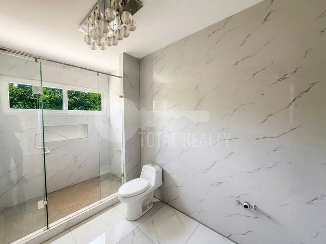 Casa en venta en Las Colinas - Imagen 2