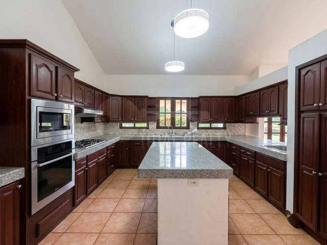 Casa en venta o alquiler en Las Colinas - Imagen 6