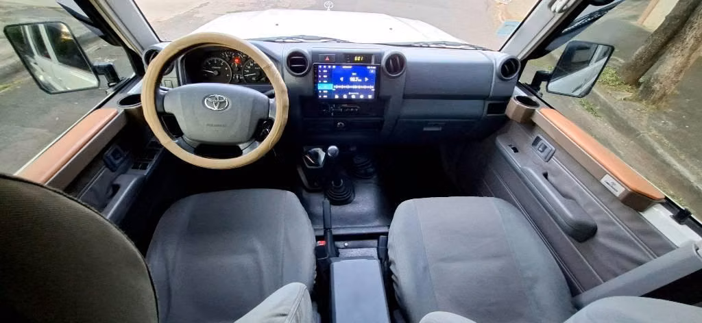TOYOTA LAND CRUISER DOBLE CABINA - Imagen 6