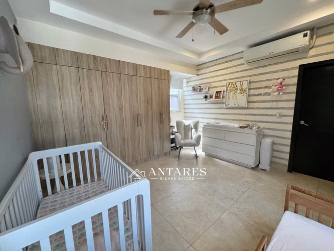 Moderna Casa en Venta en Villa Fontana Sur
