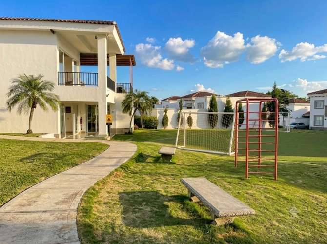 Elegante Casa en Renta de cuatro habitaciones en Alamedas de las Colinas - Imagen 6