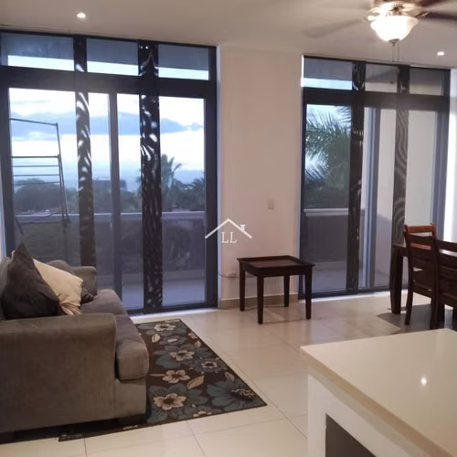 LL - Se Renta Apartamento Amoblado con Vista al Lago en Las Cumbres