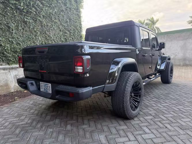 JEEP RUBICON GLADIADOR -2024
