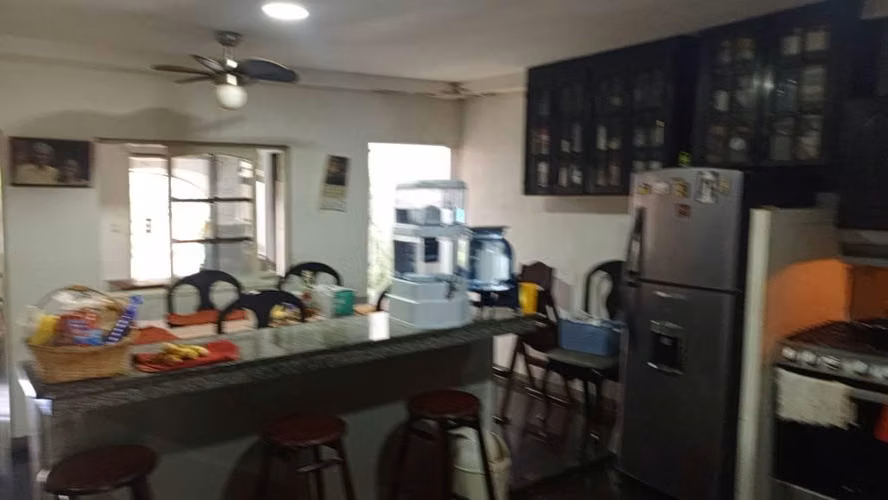 Casa dos pisos bonita