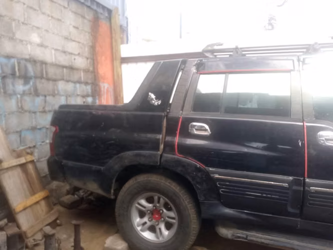 Vendo camioneta sanyoung en condiciones de trabajo
