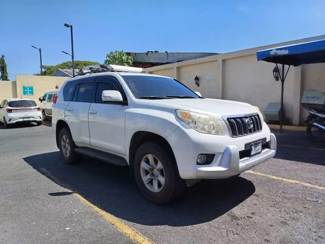 TOYOTA PRADO TXL AÑO 2012 MOTOR 5L EN EXCELENTES CONDICIONES!