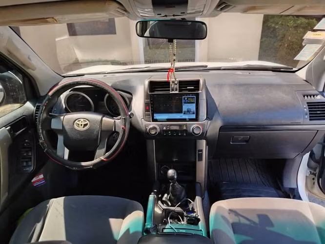 TOYOTA PRADO TXL AÑO 2012 MOTOR 5L EN EXCELENTES CONDICIONES! - Imagen 7