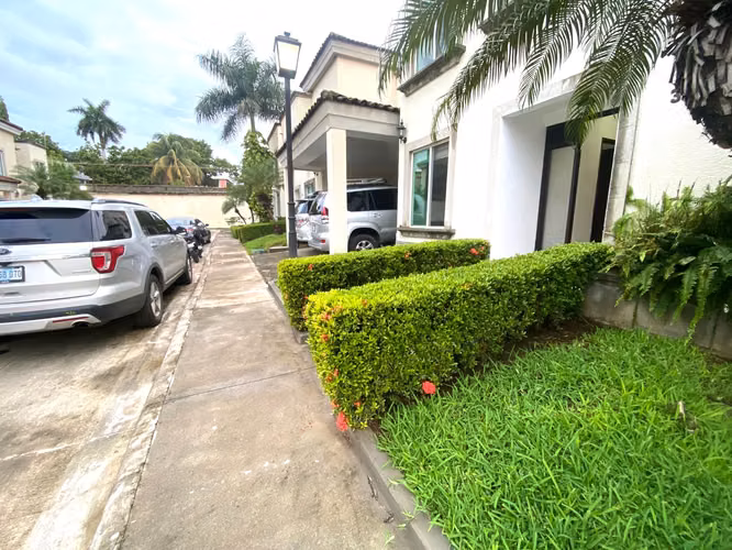 Rento Casa Amueblada en Las Colinas - Imagen 19