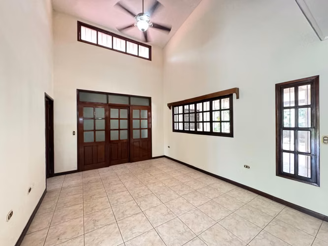 Venta de Casa en Carretera a Masaya - Imagen 10