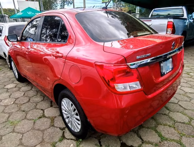 Suzuki Dzire Mecánico año 2025 - Imagen 4