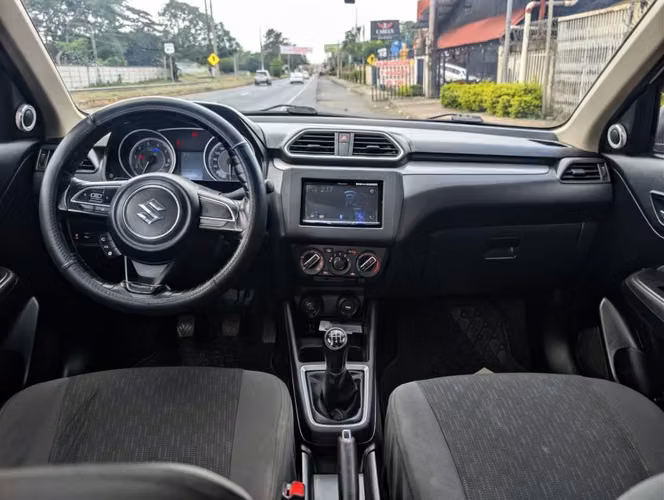 Suzuki Swift Dzire mecánico año 2023