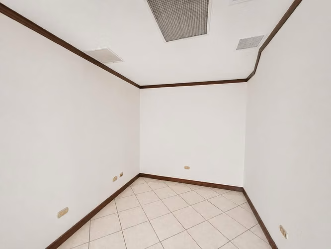 Oficina / Consultorio Médico en Venta en Ofiplaza, Managua