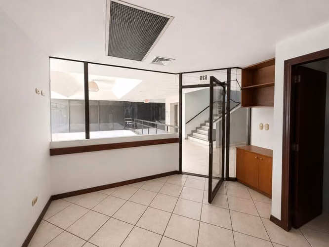 Oficina / Consultorio Médico en Venta en Ofiplaza, Managua