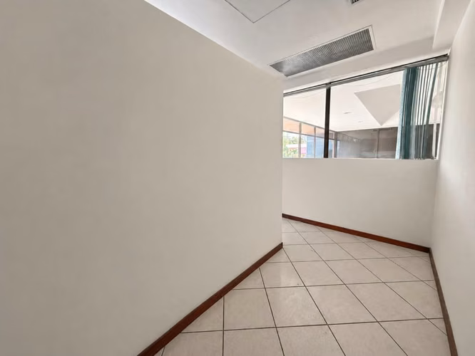 Oficina / Consultorio Médico en Venta en Ofiplaza, Managua