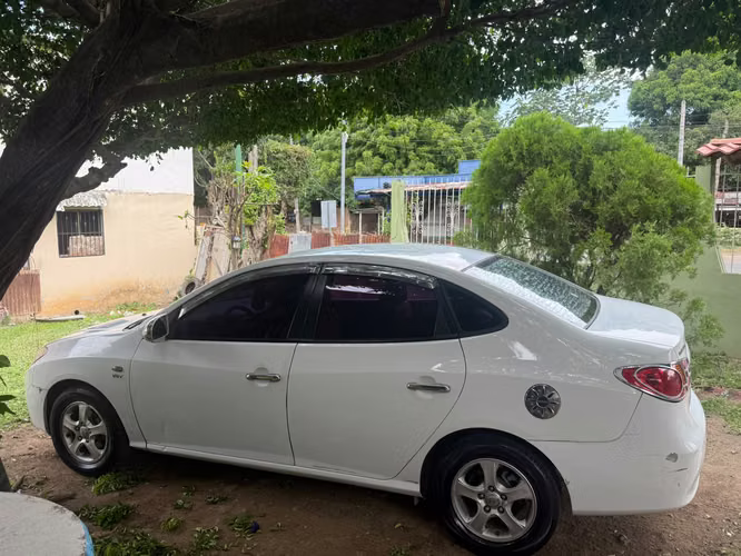 Hyundai Avante 2009