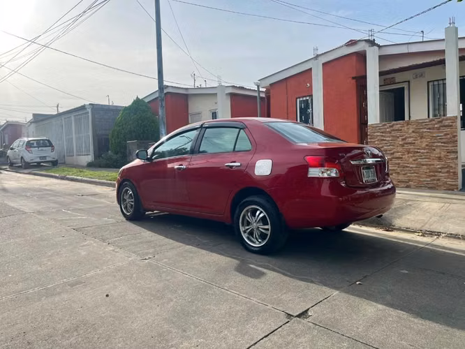 Yaris 2011 en excelentes condiciones - Imagen 4