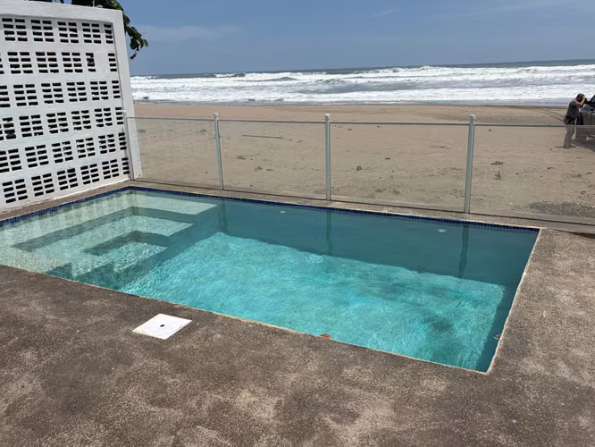 Hermosa casa en la playa Pochomil