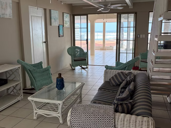 Hermosa casa en la playa Pochomil