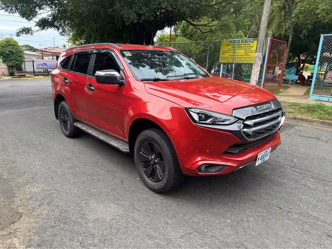 iSUZU MuX  -  2024