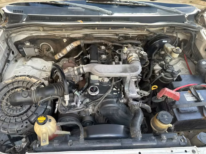 HILUX  BAJA  4*2  --  AÑO :::: 2014 - Imagen 6