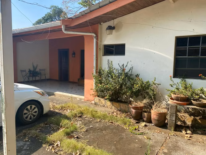 NO-Vendo casa en Sierritas de Santo Domingo