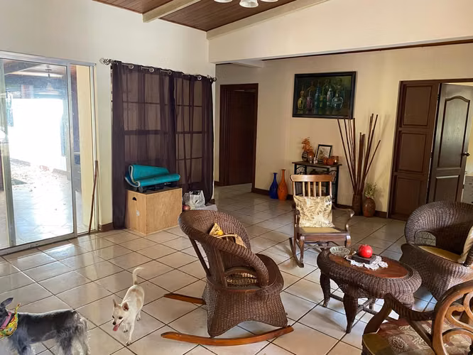 NO-Vendo casa en Sierritas de Santo Domingo