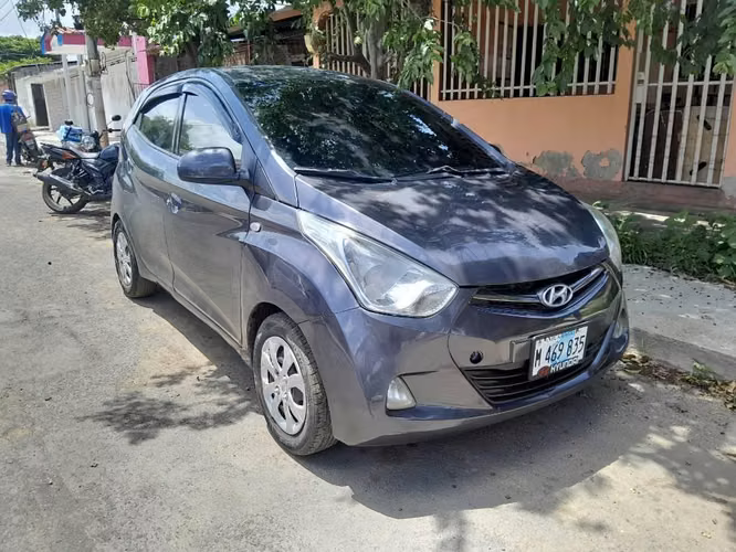 Vendo Hyundai Eon año 2017 - Imagen 2
