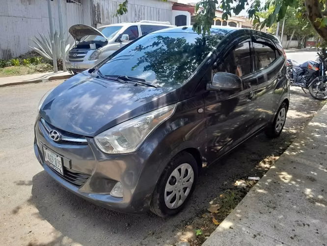 Vendo Hyundai Eon año 2017 - Imagen 3