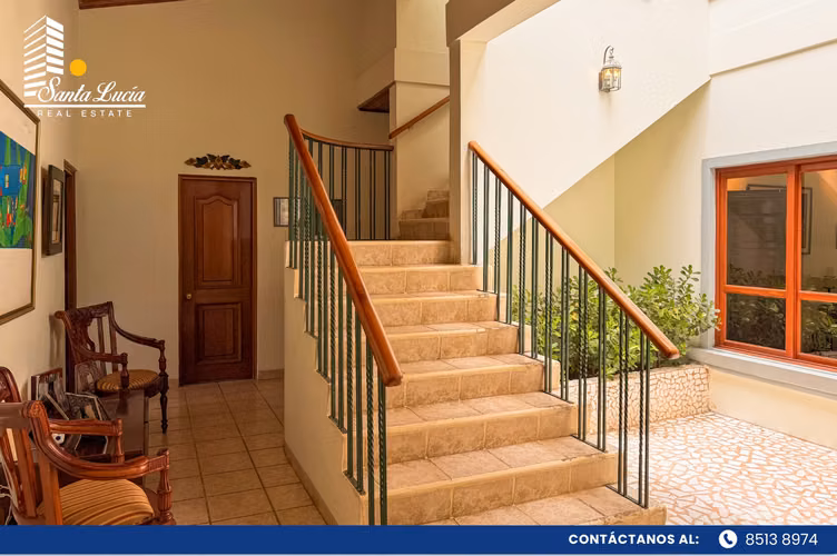 Casa de Lujo en Venta en Mirador de Santo Domingo - LL 