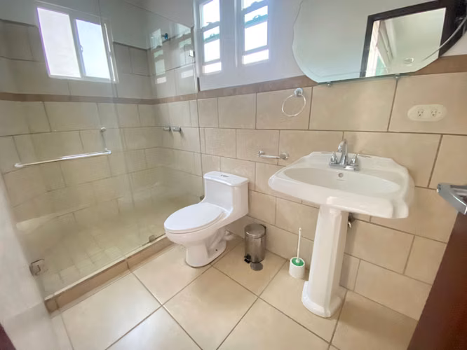 Alquiler de Casa en Las Colinas - Imagen 11