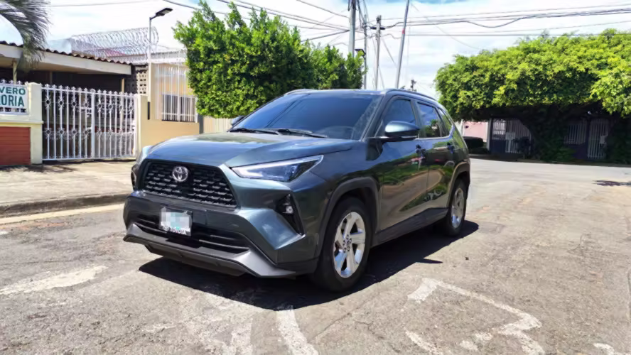 YARIS CROSS 2026 MEC UDUEÑA COMO NUEVA SOLO 10000 km