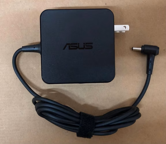 Cargador Original para laptops Asus VivoBook de 65 Watts
