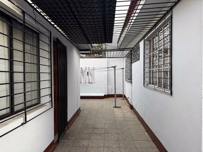 Venta de Propiedad con 3 apartamentos en Bosques de Altamira
