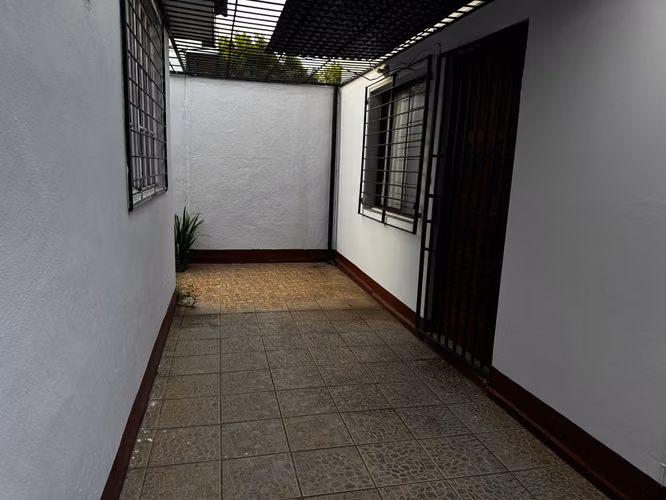 Venta de Propiedad con 3 apartamentos en Bosques de Altamira