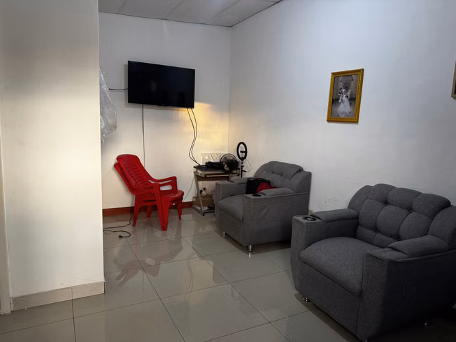 Venta de Propiedad con 3 apartamentos en Bosques de Altamira