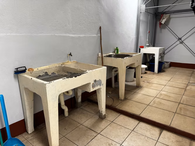 Venta de Propiedad con 6 apartamentos Bosques de Altamira Managua