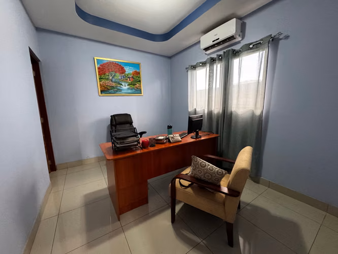 Venta de Propiedad con 6 apartamentos Bosques de Altamira Managua