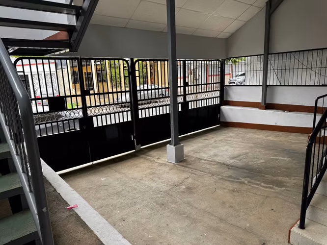 Venta de Propiedad con 6 apartamentos Bosques de Altamira Managua